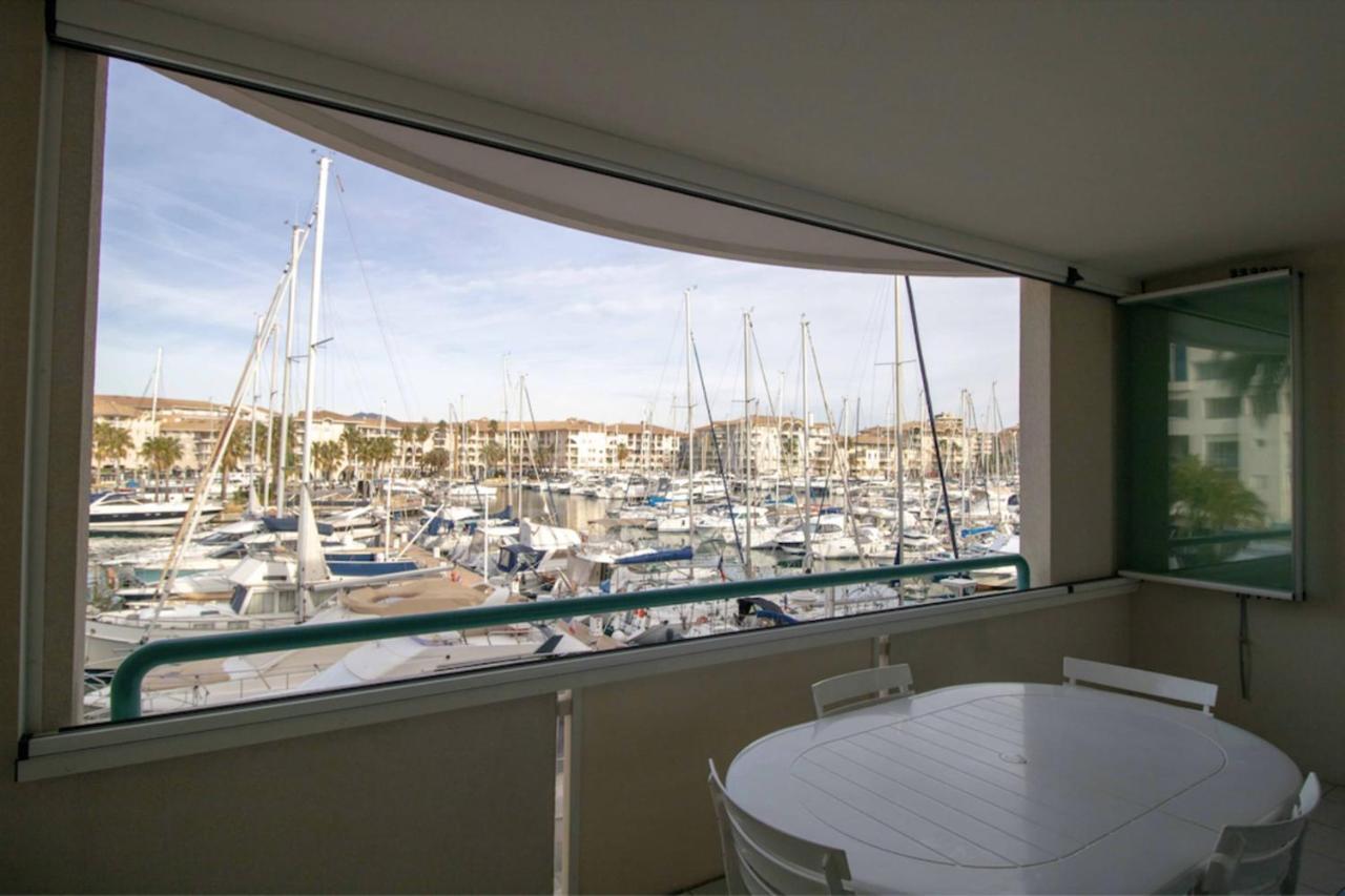 Apartment With Balcony And View On The Port Frejus Exterior photo